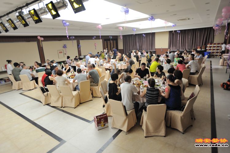 半年宴会场全景.jpg