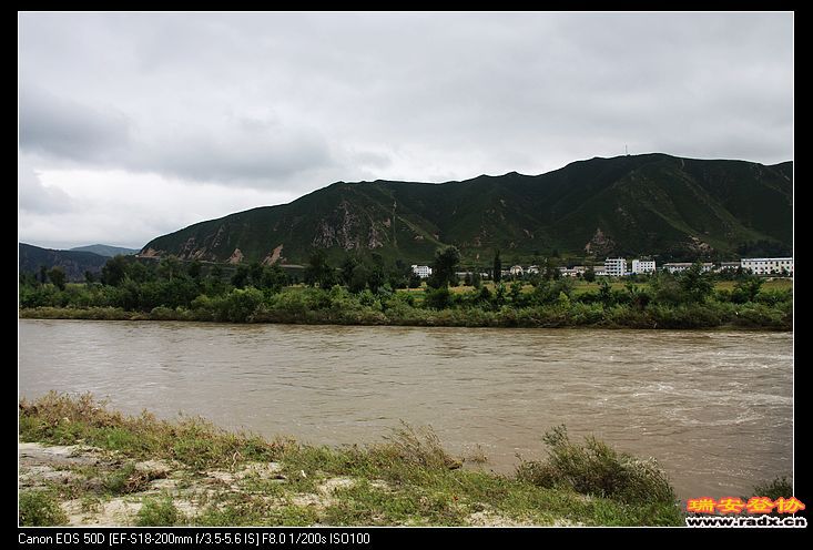 图门江，遥望朝鲜。