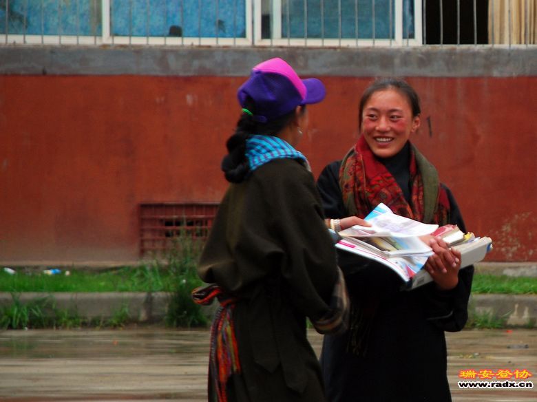 秘境-色达中学生.jpg