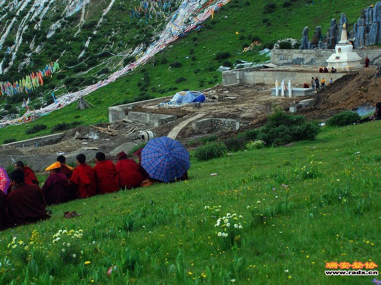 秘境色达-在建天葬台.jpg