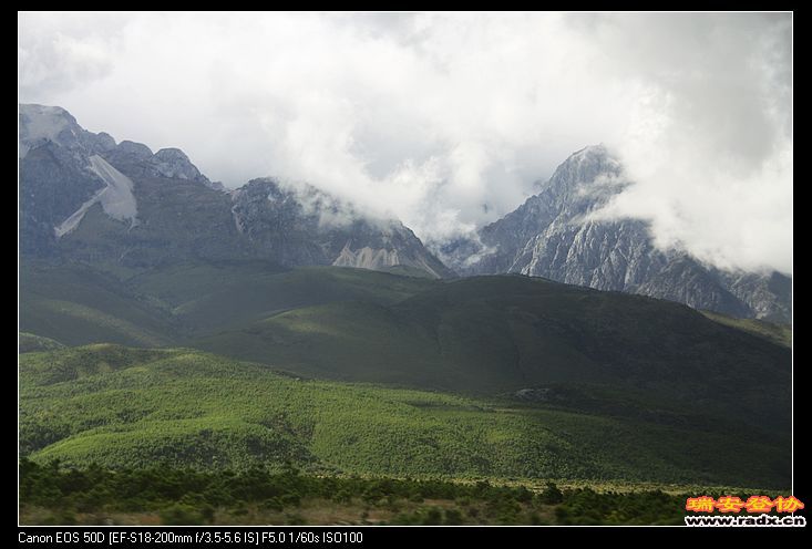 车上拍的沿途风光。