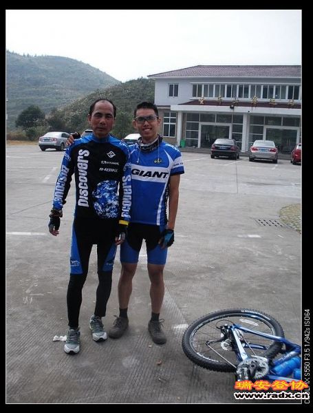 到达圣井山停车场。