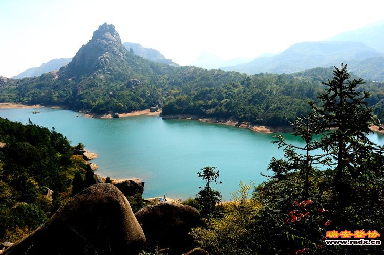 15-登高俯瞰天河水库.jpg