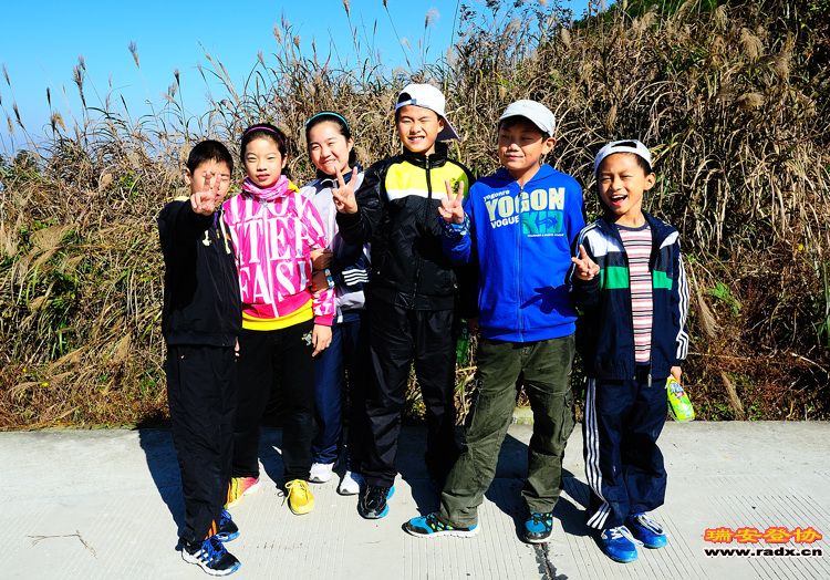 17-油桶的六个小跟班，寸步不离啊.jpg
