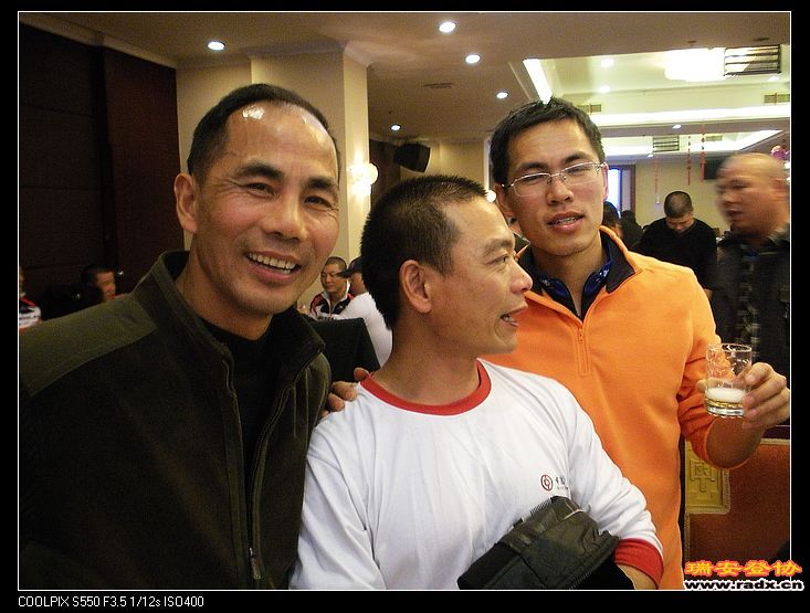 右边这位瑞安人（在杭州工作）能跑100公里越野赛，真佩服。