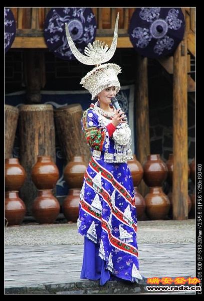 正赶上节目表演。