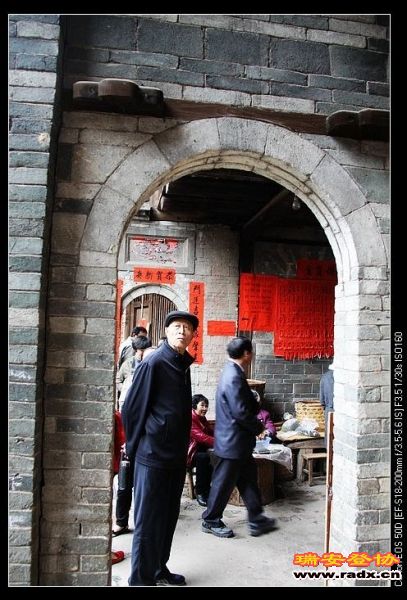 父亲，您在张望什么？