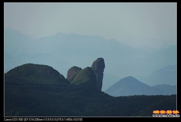 岩石，粗壮，挺拔，有男人气魄。