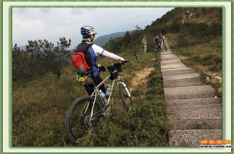 nEO_IMG_龙泉来的骑行者2.jpg
