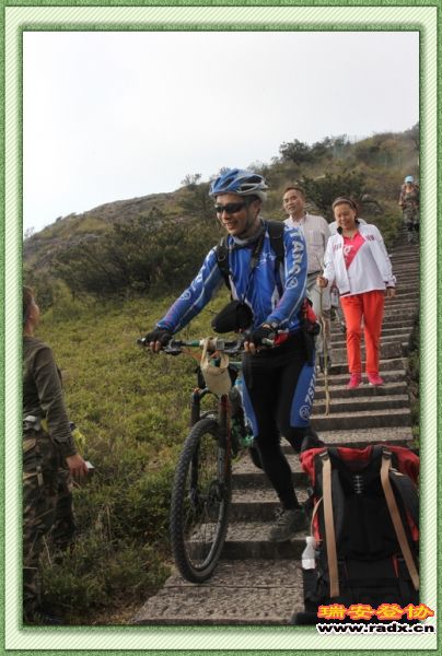 nEO_IMG_龙泉来的骑行者1.jpg