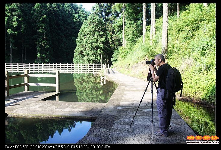 摄影师吴小淮老师。
