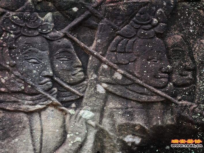 巴戎寺的浮雕反映当时战争、生活场景.jpg