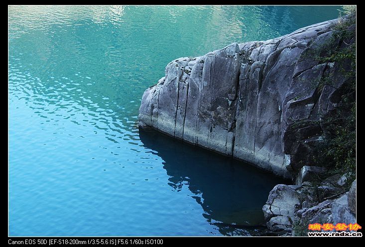 一江碧绿，微波荡漾，我心依然。