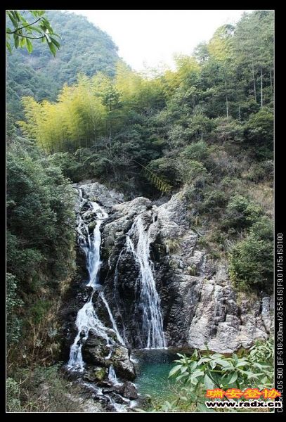 一路过来瀑布成群。