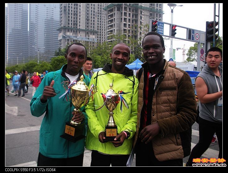 男全程冠亚军是埃塞俄比亚选手，第三名是中国，女全程冠军也是埃塞俄比亚选手，第二~三名是中国。