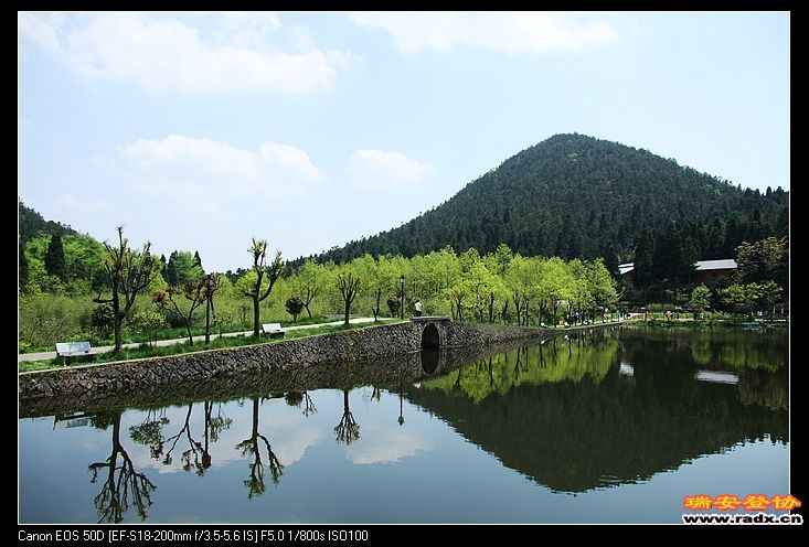 白马湖，海拔约1200米。