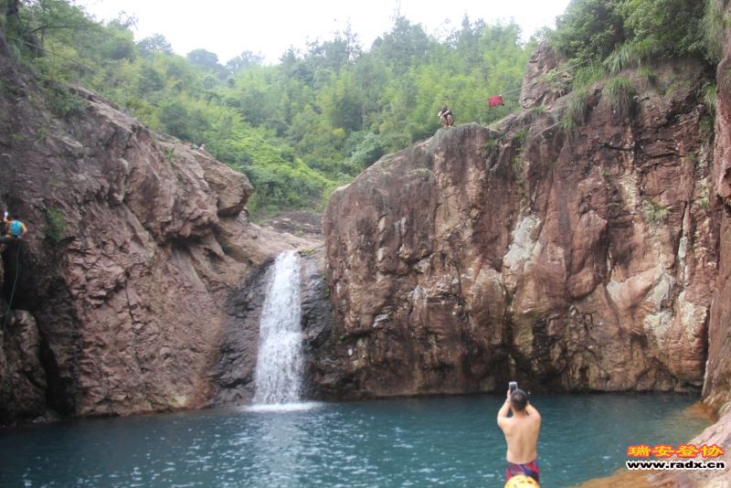 兄弟啊你太坑了跳吧