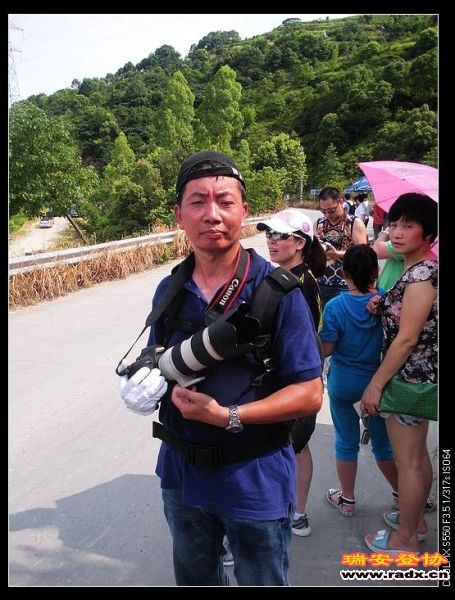 专业摄影师--上次的我们登协万松山定向赛图片就出自他手！
