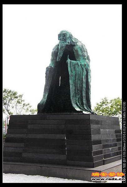 中国雕塑院首任院长吴为山先生作品--老子（孔庙里的孔子也是他的作品）