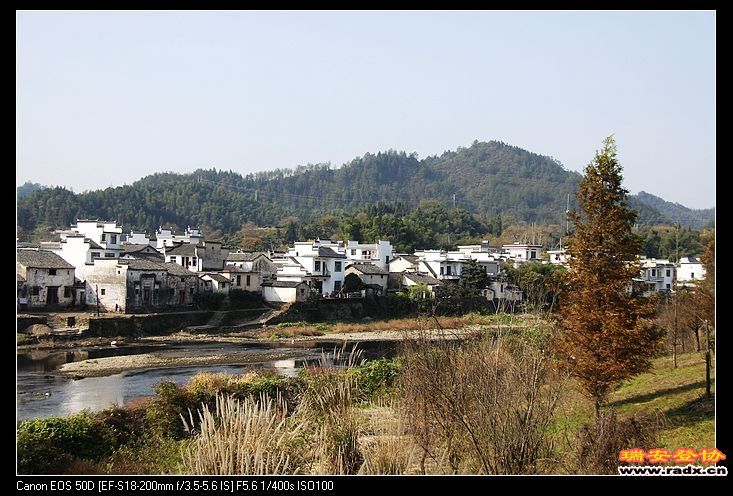 路边吃饭的时侯，随便拍拍都是美景啊