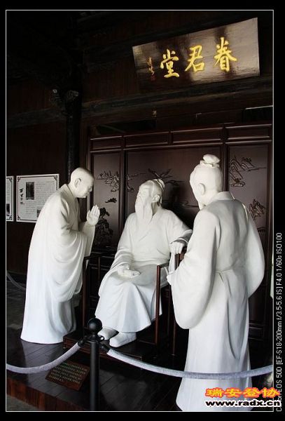 苏东坡临终前的几十天时间里，好朋友和高僧一直陪伴其左右，没留遗嘱，去世安然。