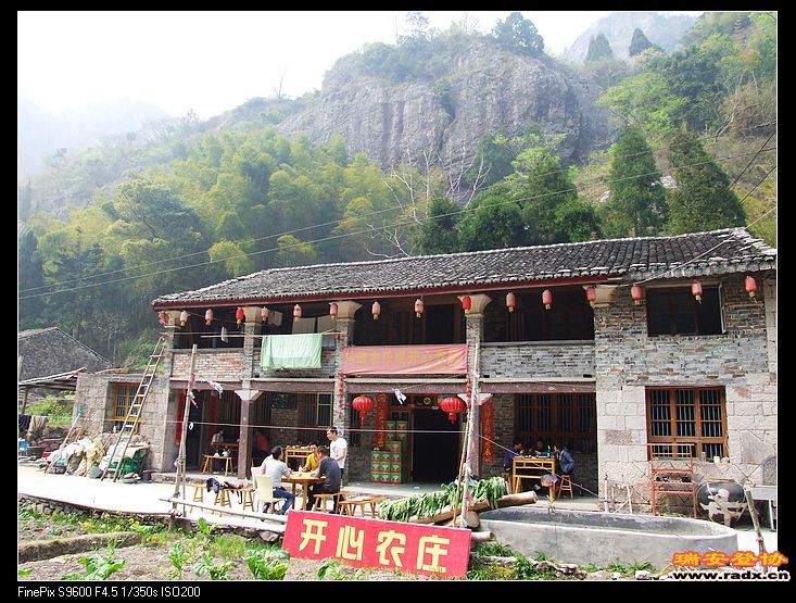 此店烧的菜味道很好，价格也公道。