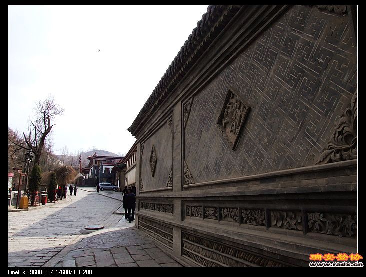 午后的阳光温暖而浪漫