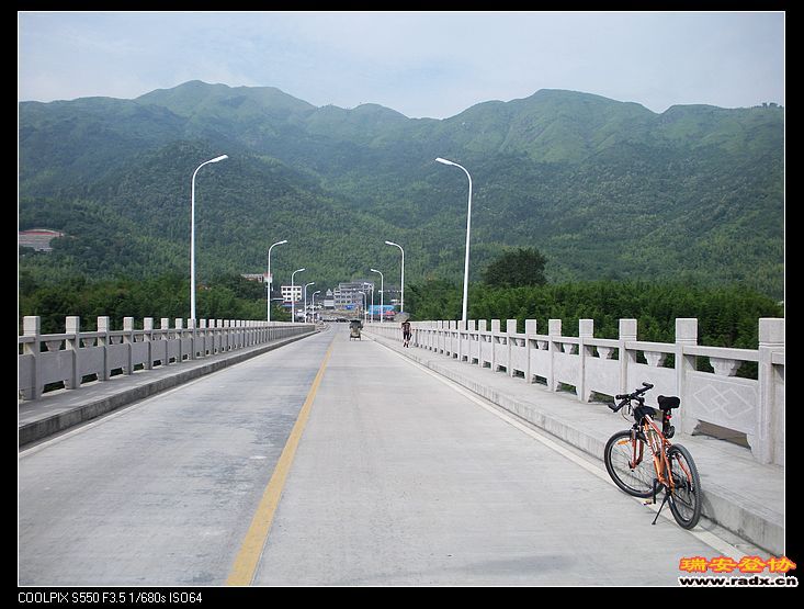 大桥--两岸人的福音