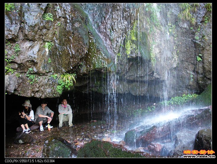 丝丝小雨落在我心里。