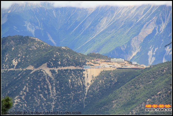 回望飞来寺，似乎那么近。其实已经坐车2小时，徒步2小时