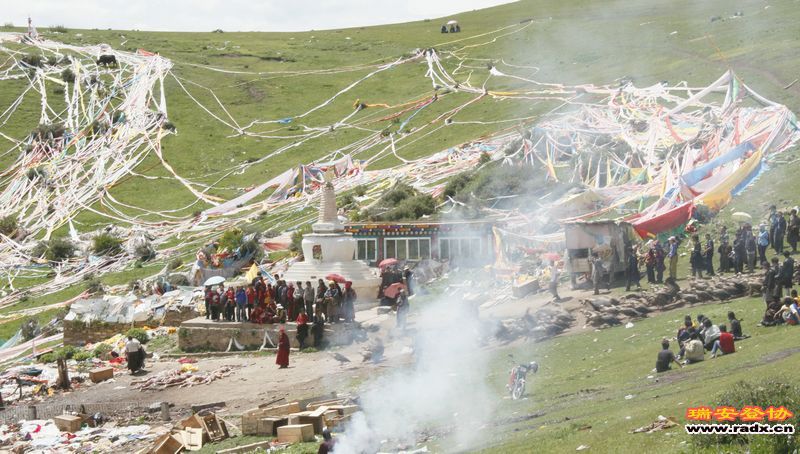 燃放藏香-邀请入座