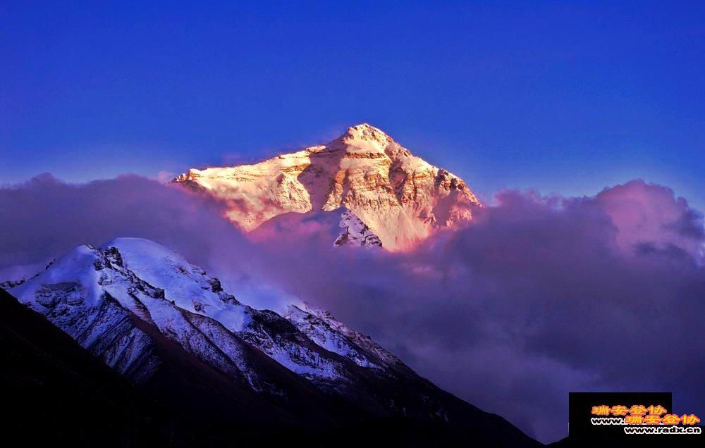 珠穆朗玛峰