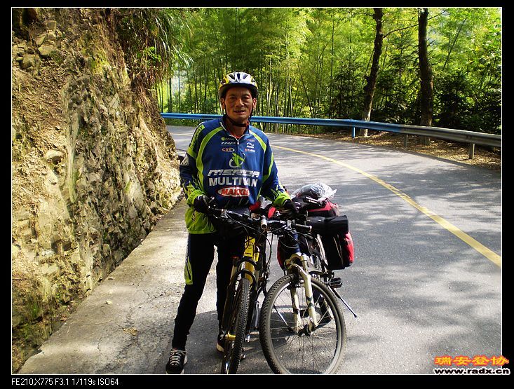 义乌人，62岁，4次环浙江骑行