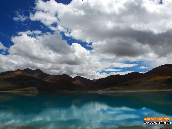 蓝得是那样的通澈-羊卓雍错.jpg
