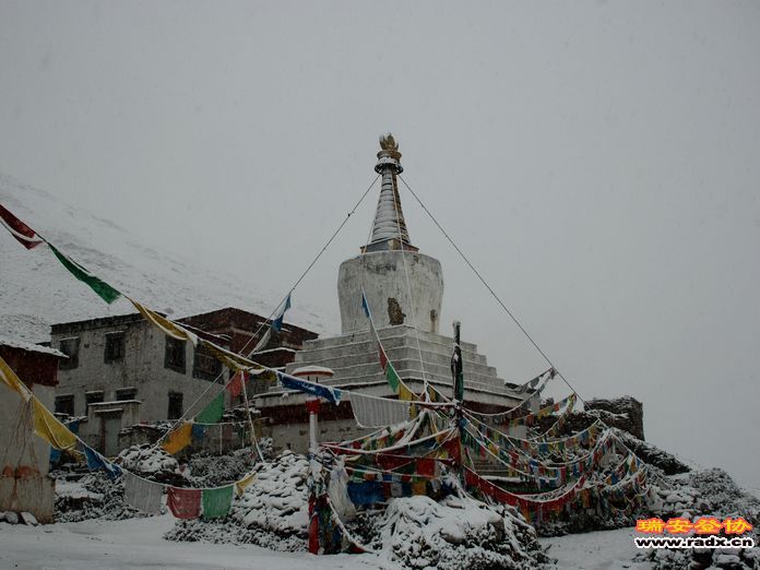世上最高的寺院-绒布寺.jpg