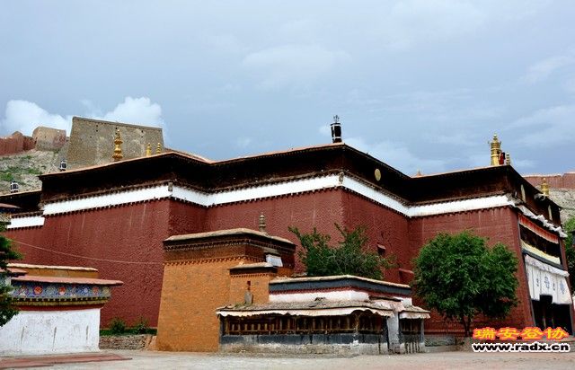 白居寺里面，古老的藏传佛教风格建筑。2.jpg