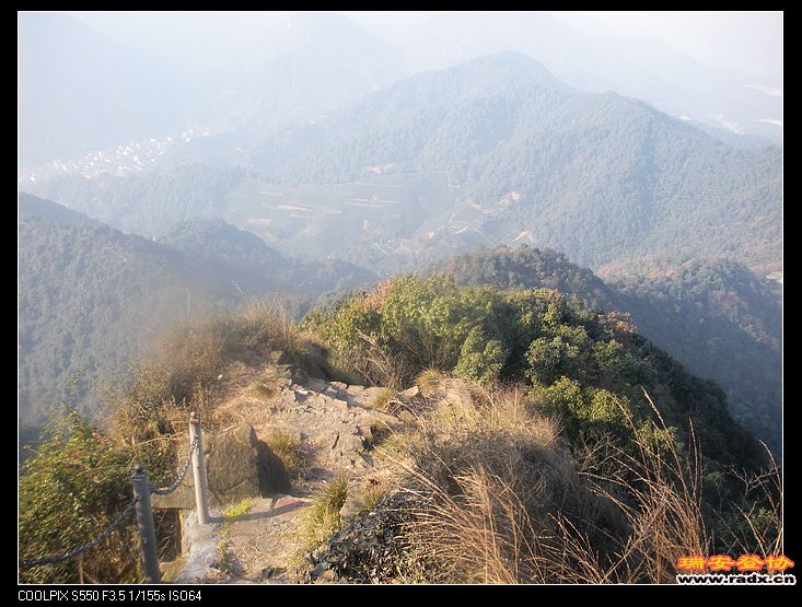 前方的路还很遥远，要翻过好几座大山。